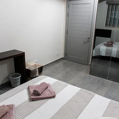17th Floor Designer Appartement